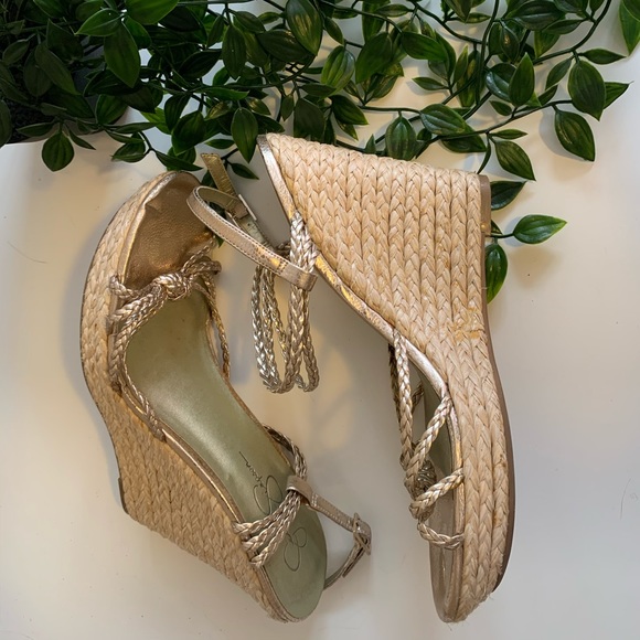 Extra 50% off! Gold Wedges - Picture 3 of 3